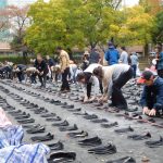 靴並べを行う中国からの参加者